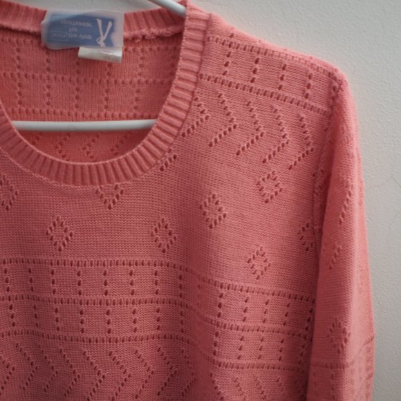 🌹 2/$20, 3/$28 Vintage bell sleeve pink knit sweater - Picture 4 of 11